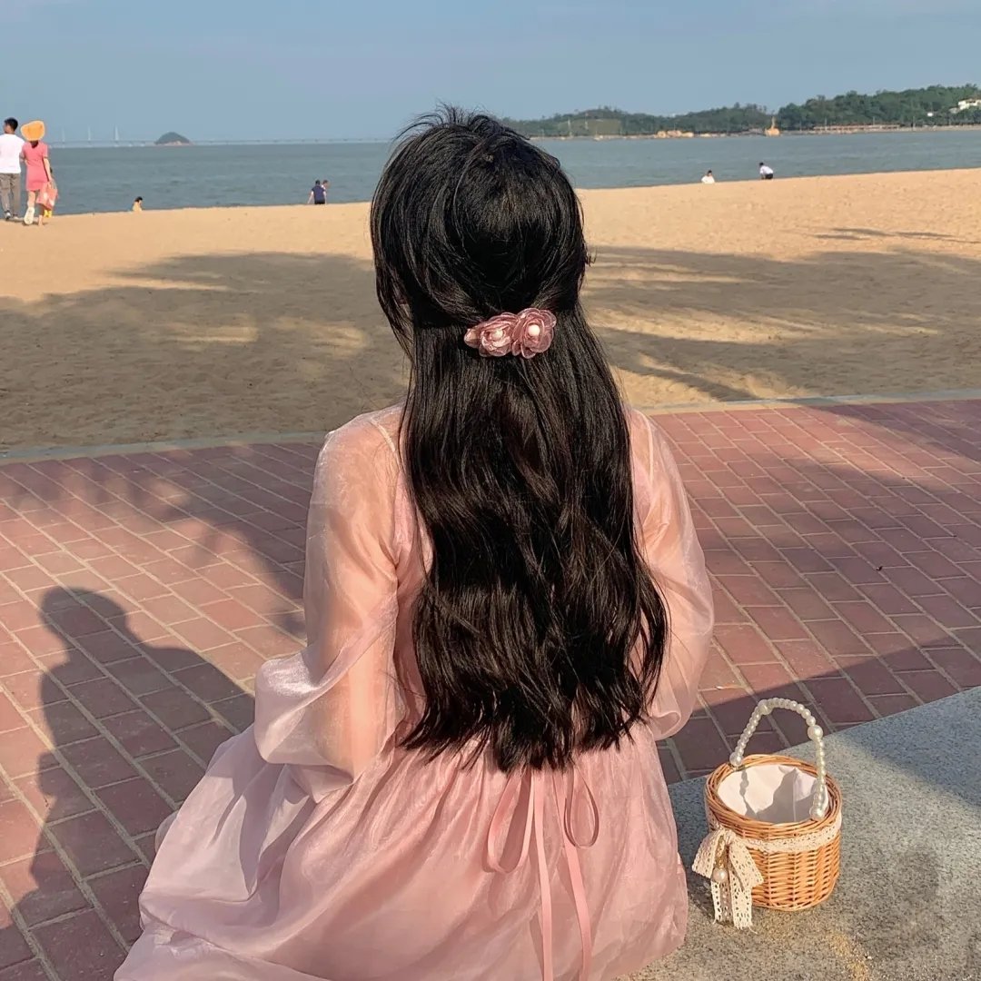 掐指一算，秦先生应是暗恋我